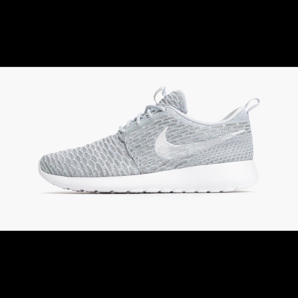 Women’s Roshe One Flyknit Sz 7